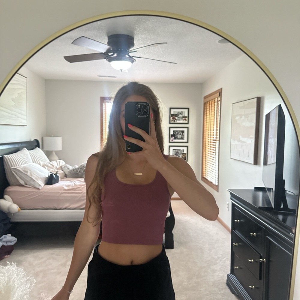 Athleta Mauve Tank Top Cropped Scoop Neck